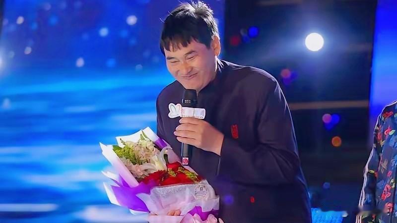 大衣哥朱之文在某次采访中坦言，自打我出了名，有不少女人向我表露好感。这话搁别