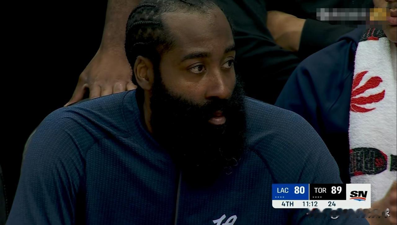 我诚挚的向快船老将哈登道歉！在今天快船客场以121：117险胜猛龙的比赛中，哈登