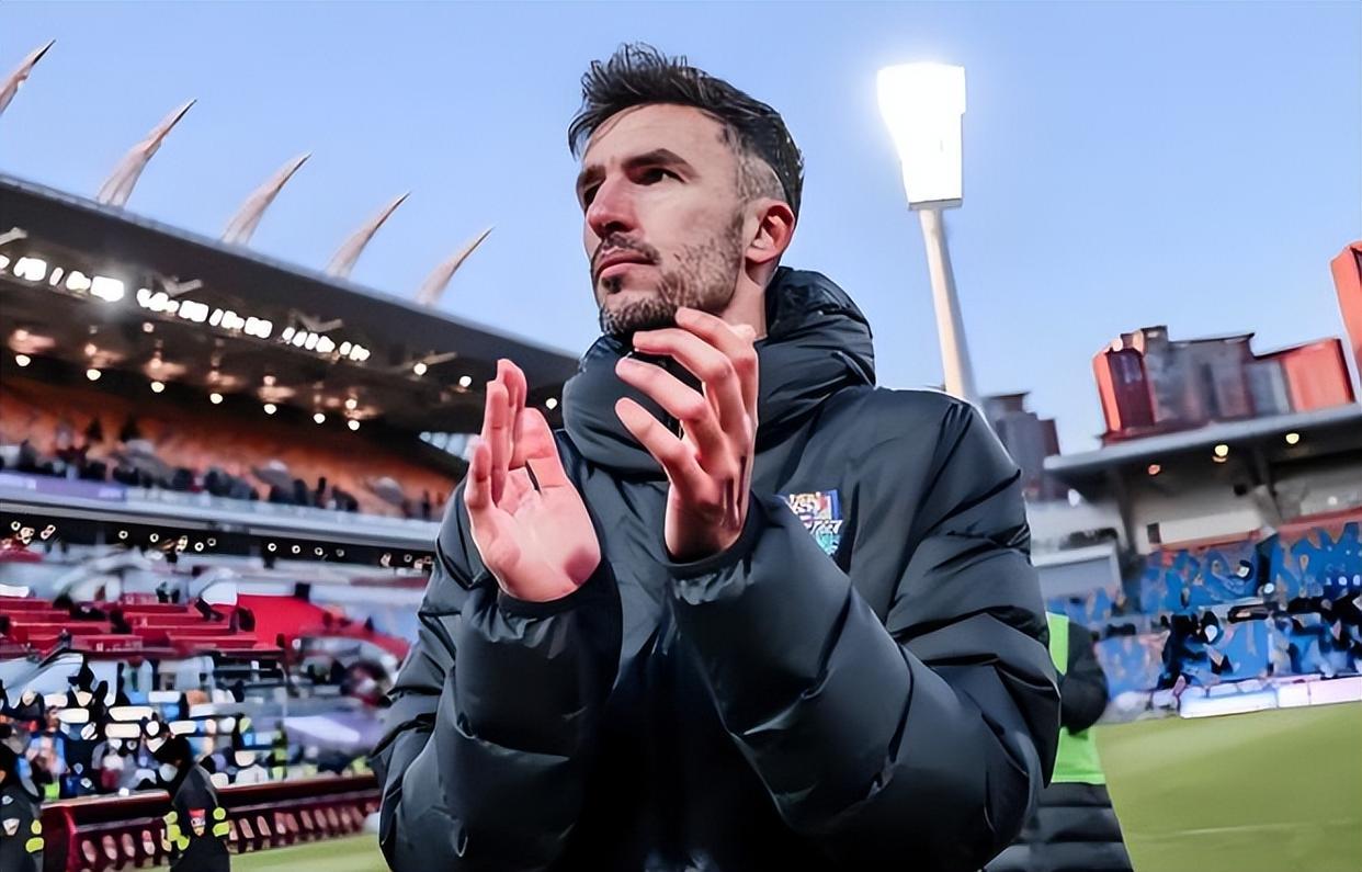 海港今年要顺利保级可以考虑津门虎的西班牙顶级锋霸基莱斯！球迷都知道基莱斯在津门虎