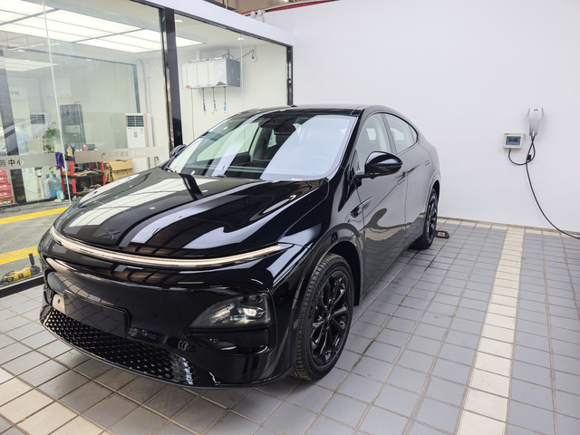 想要开10年的25款小鹏G6自己的上一辆车，还是一辆两厢的小油车，下一辆车就换