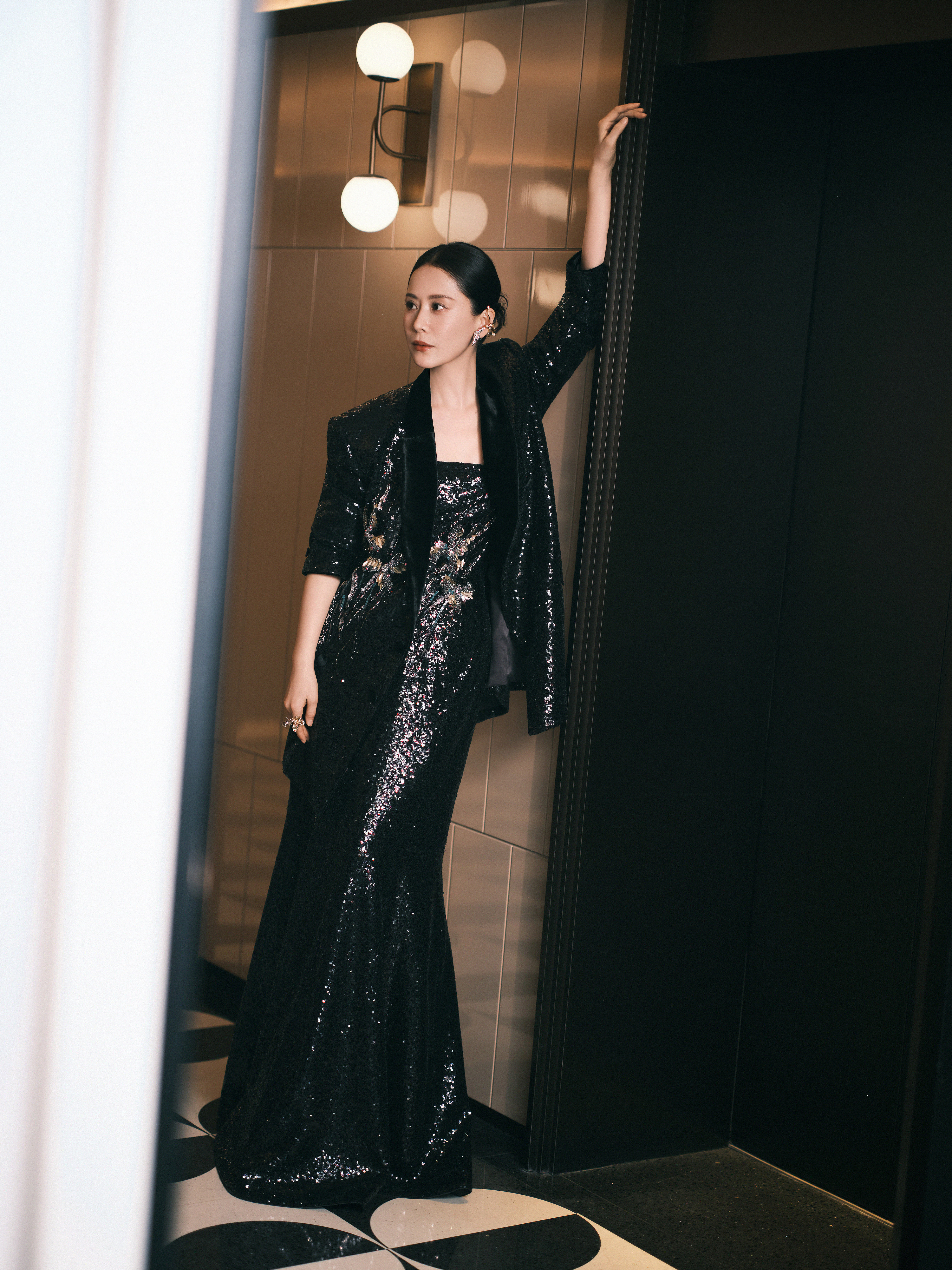 浮光里的东方力量🖤海清受邀出席JUNBYYANGJUNAW2026五周年