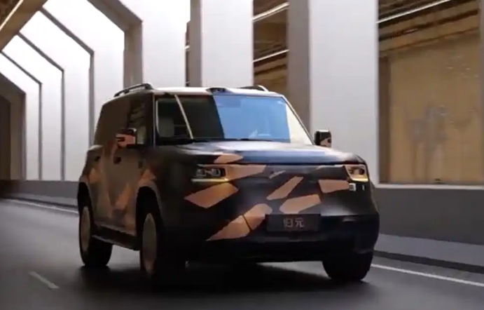 定位30万级以上预计年内上市长城全新方盒子硬派越野谍照近日，长城汽车公布了旗下