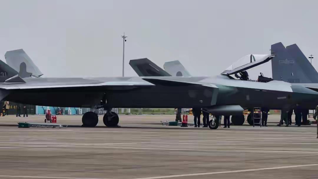 美:阿中你究竟想干嘛中:我干啥了啊美:现在都说你家到2030年歼20数量