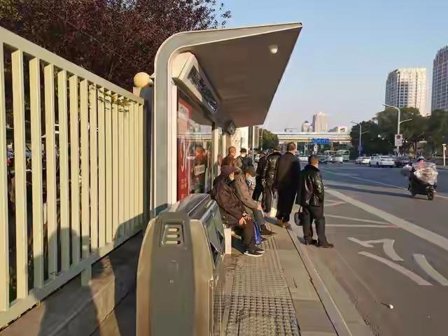 老人插队被撞离世家属索赔公交被驳📌案件核心结论武汉78岁老人唐某