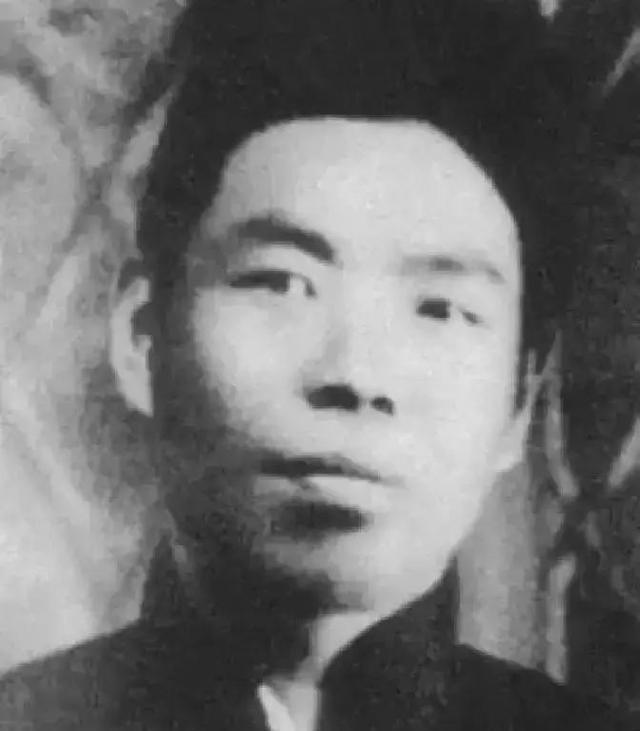 1951年，沈阳，一个叫佟荣功的军统特务落网。审讯中他随口提了一句：1938年在