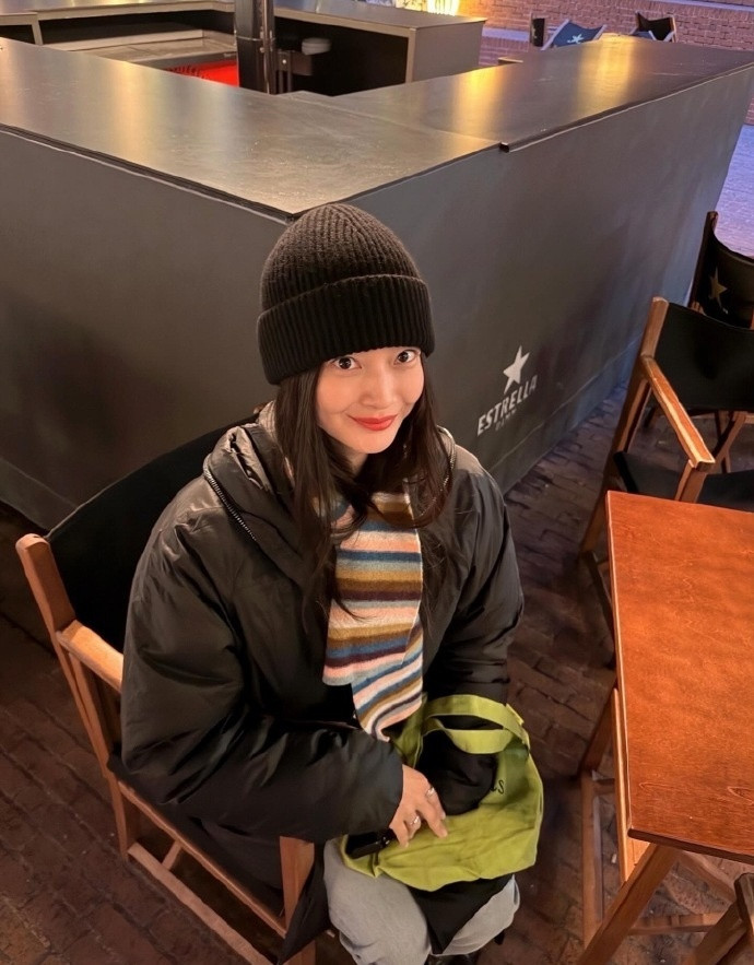 金宇彬申敏儿蜜月照金宇彬镜头下的申敏儿25日，申敏儿在ins晒出金宇彬在西班牙