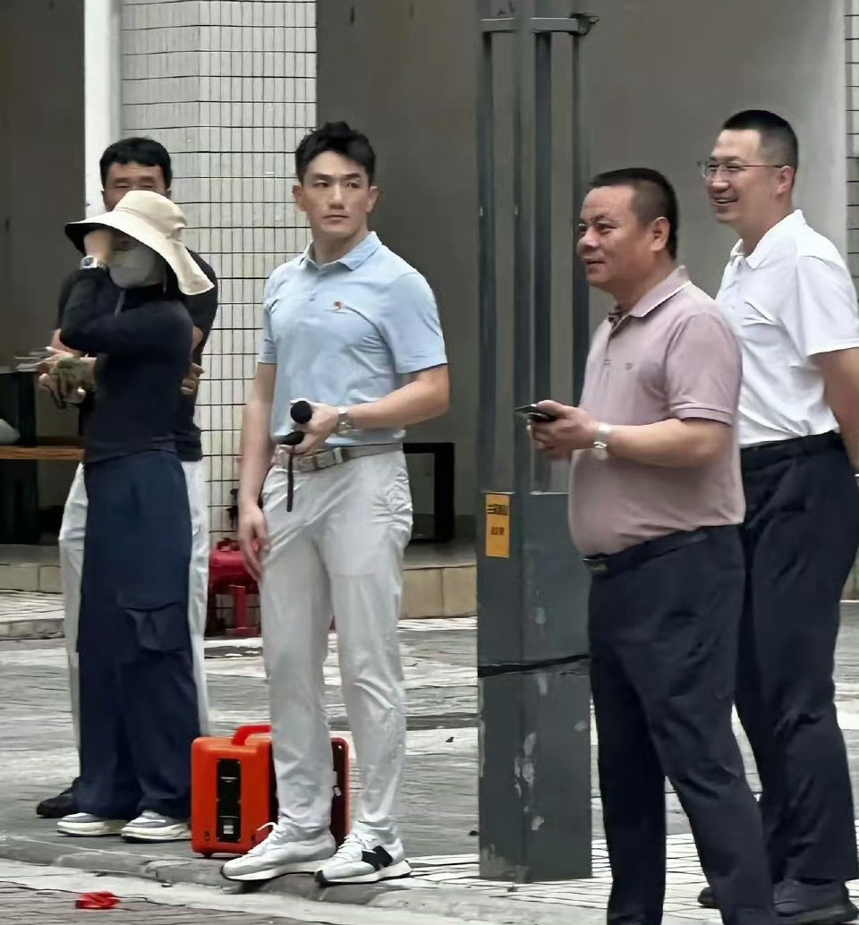 张馨予的老公居然这么高啊身材样貌不输内娱明星