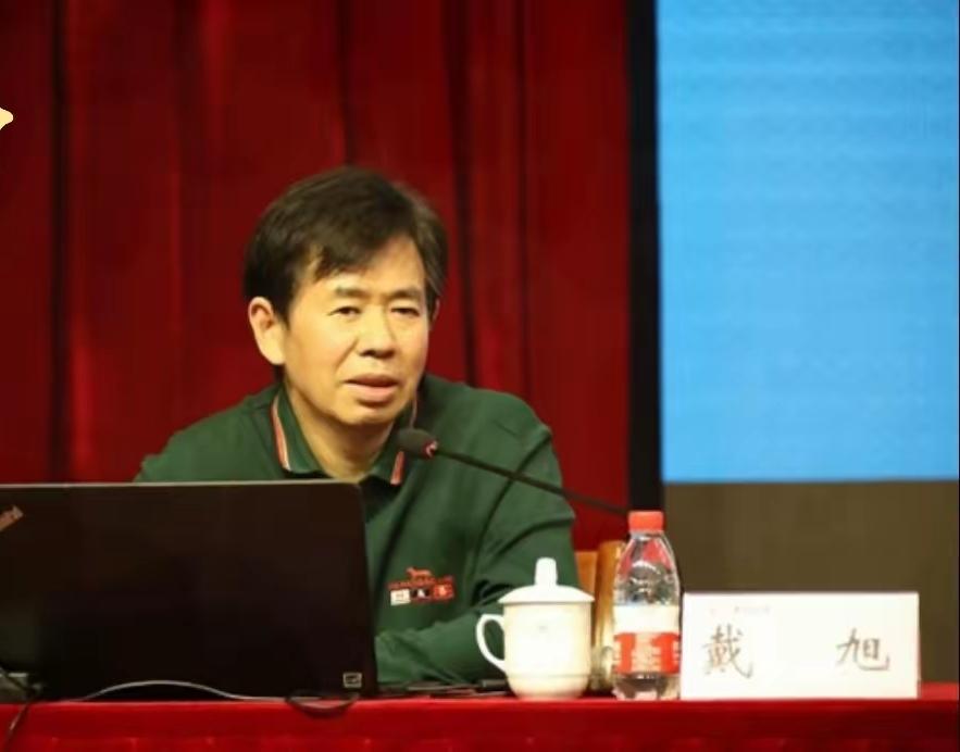 几十万观众挤爆戴旭直播间，某些“高高在上”的主持人这下彻底翻车了吧？当初非要摆