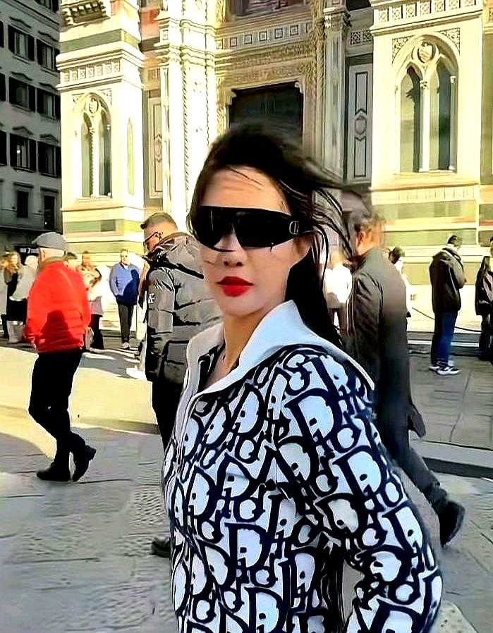 刘文迪离开沈巍后彻底放飞自己他曾给姜涛刷礼物没涨粉，学姜涛的招数用在沈巍身上