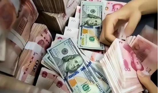 人民币这回是真硬气了！年初1美元还能换7块多，现在6块7就够了！出口企业叫苦连天