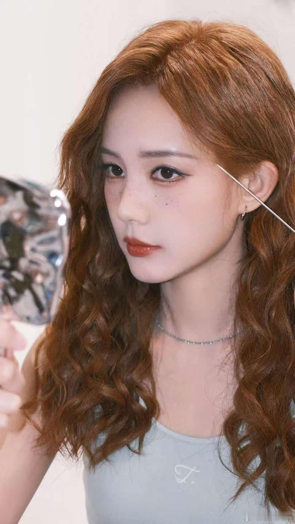 李一桐卷毛雀斑妆李一桐拍摄碎片李一桐拍摄碎片，卷毛雀斑妆，[大笑][大笑]​​
