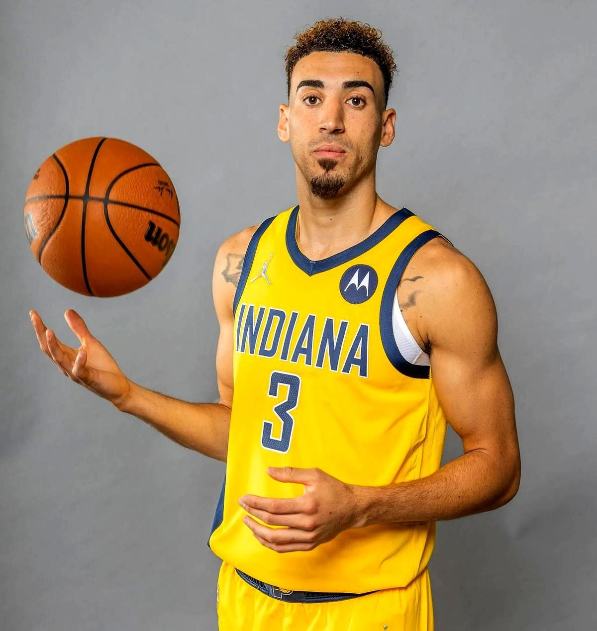 根据辽宁男篮内部爆料，辽宁男篮正在接触前NBA球员克里斯·杜阿尔特。这哥们儿