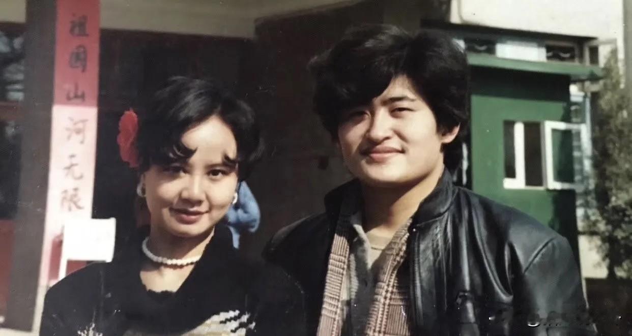 刘欢和卢璐相识九天就结婚了，事实证明他们爱对人了，婚后他们生了个女儿，一起风风雨