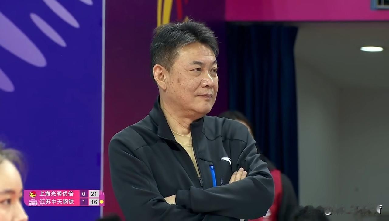 蔡斌不愧是排坛“小诸葛”，替赵勇解决难题。蔡斌对于江苏女排的遏制几乎是全方面的，