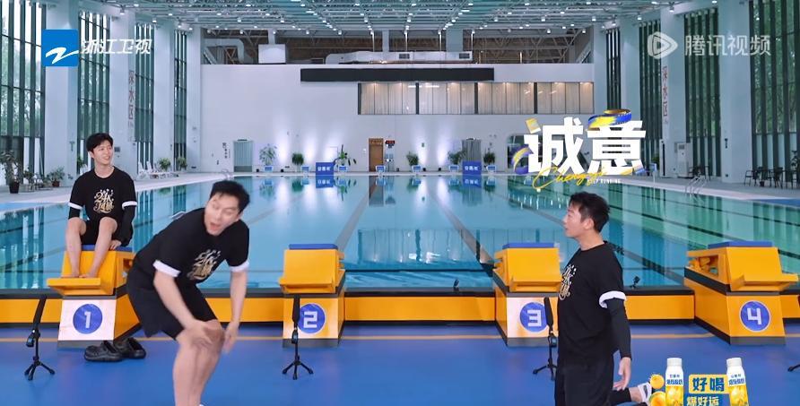 《奔跑吧》收视第一，全靠范丞丞的坦白、敖瑞鹏的拼劲和郑恺的突然下跪。自从范丞丞