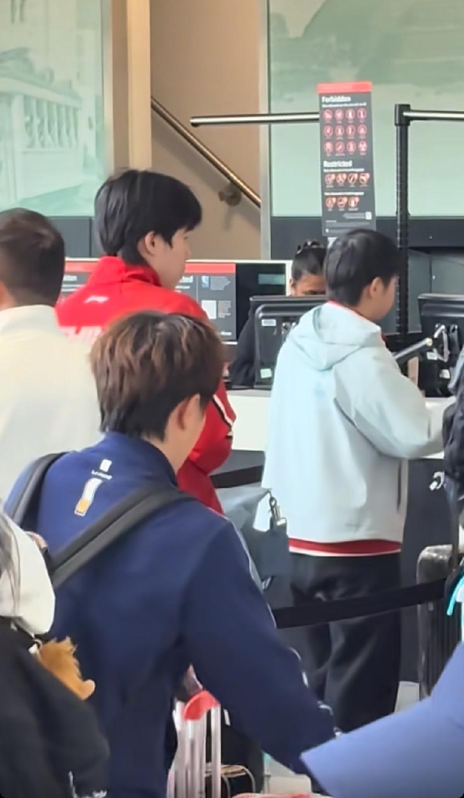 5月12日，国乒伦敦出发回国早上看到这么美好的视频会开心一整天心中坦荡，