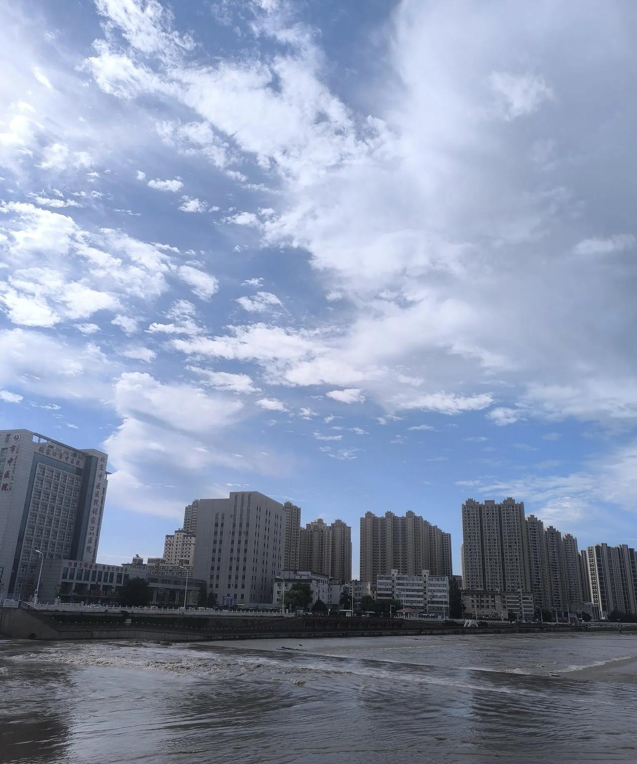 信不信一切皆是命每个人都是按照自己的命运路径去走的就拿我们上中学的俩