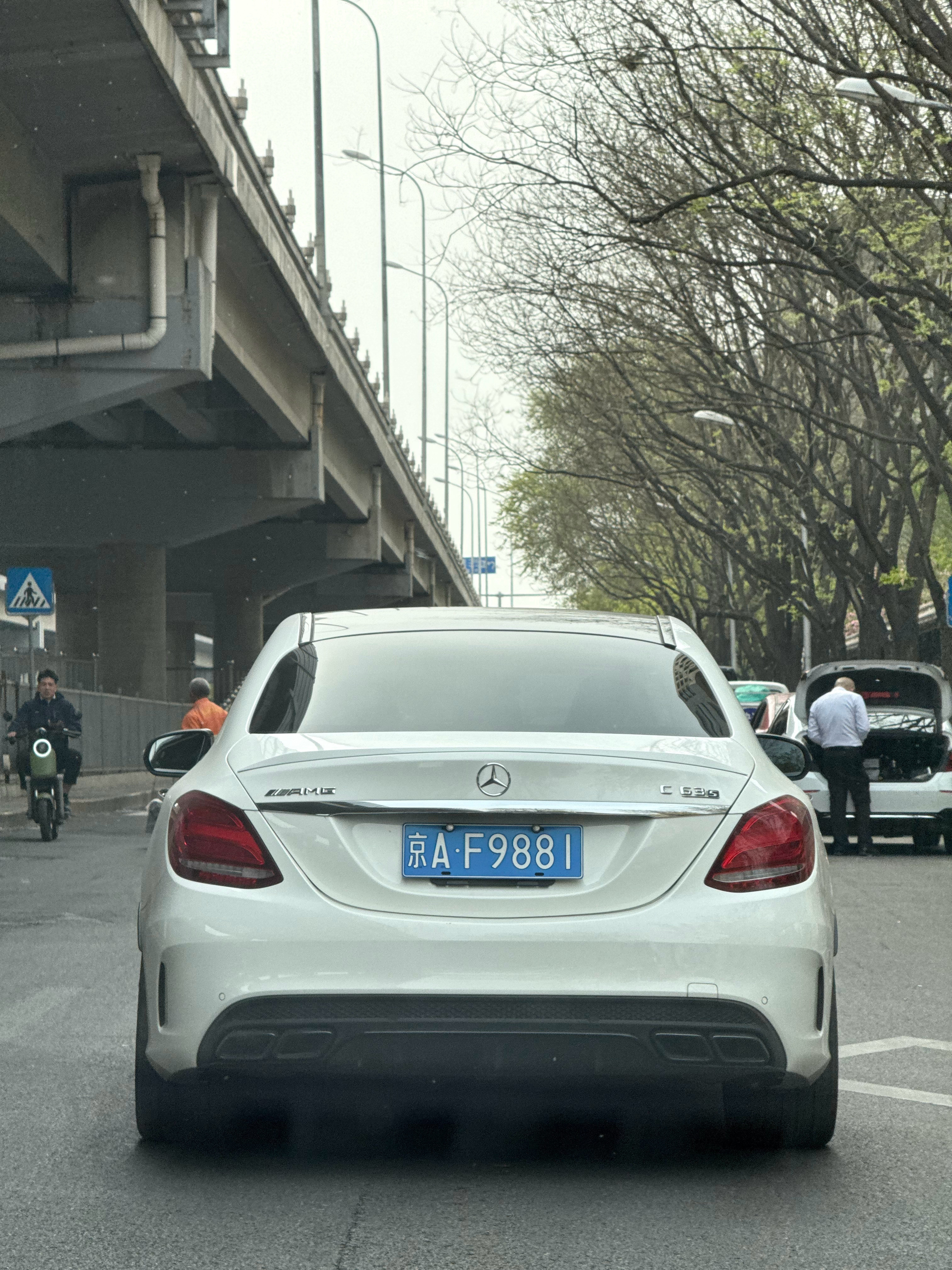 手搓的山寨C63多了，遇见正宗的V8C63都不敢认了[doge]​​​