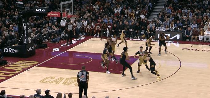 哈登+米球版骑士三连胜。米球今天28分钟里30分——哈登来后，米球97分钟得了9