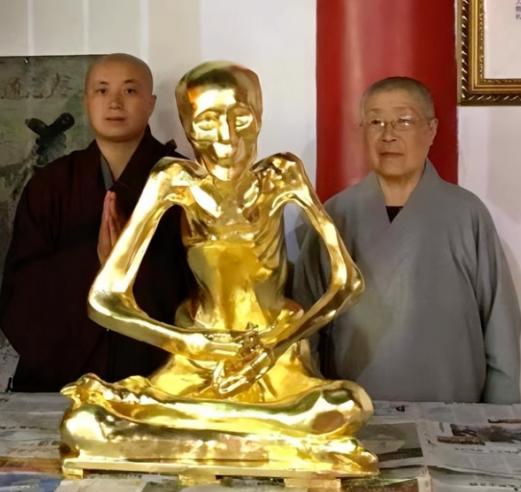 1995年，安徽85岁的尼姑仁义师太临终前告诉徒弟：“我死后不要烧，将我放入大瓮