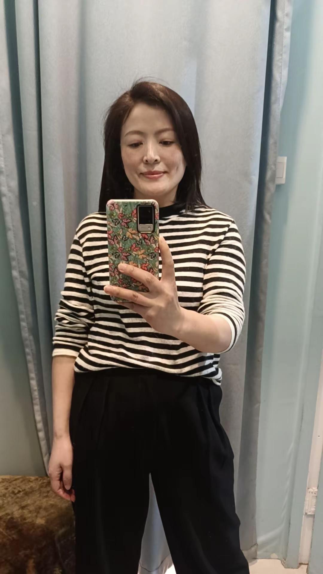 宝宝我年纪大了，不然我抽烟喝酒，好色，打麻将，走男人的路，让男人无路可走[呲牙笑]