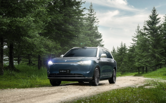 问界M9的“可进化基因”，回应了高端用户的长期价值诉求买50万级车的用户，心里