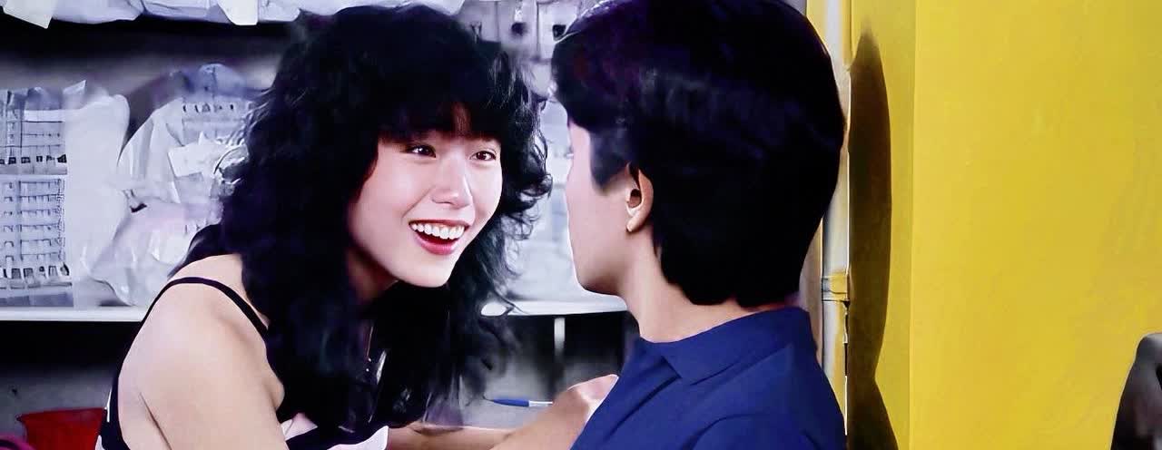 是19岁的叶童啊，眼波流转的狡黠、梨涡轻颤的生动。🥰#叶童#港星女神