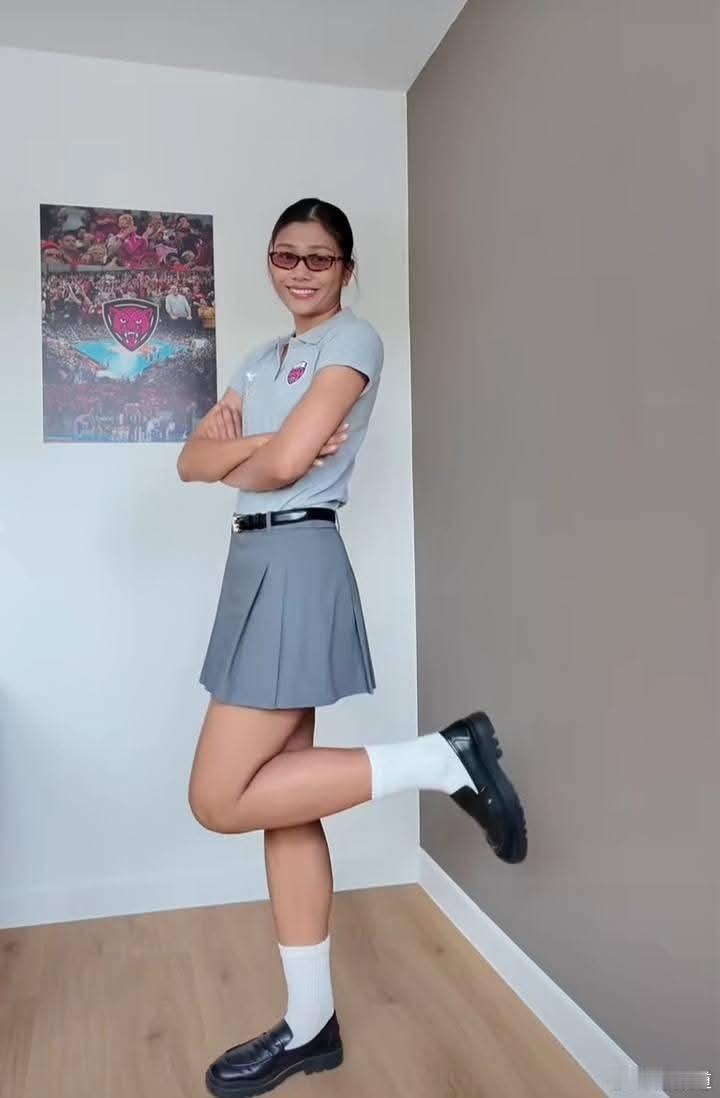 国际排坛动态泰国女排平皮查亚自从找了日本男朋友后，连穿着都有意思了很多……​​