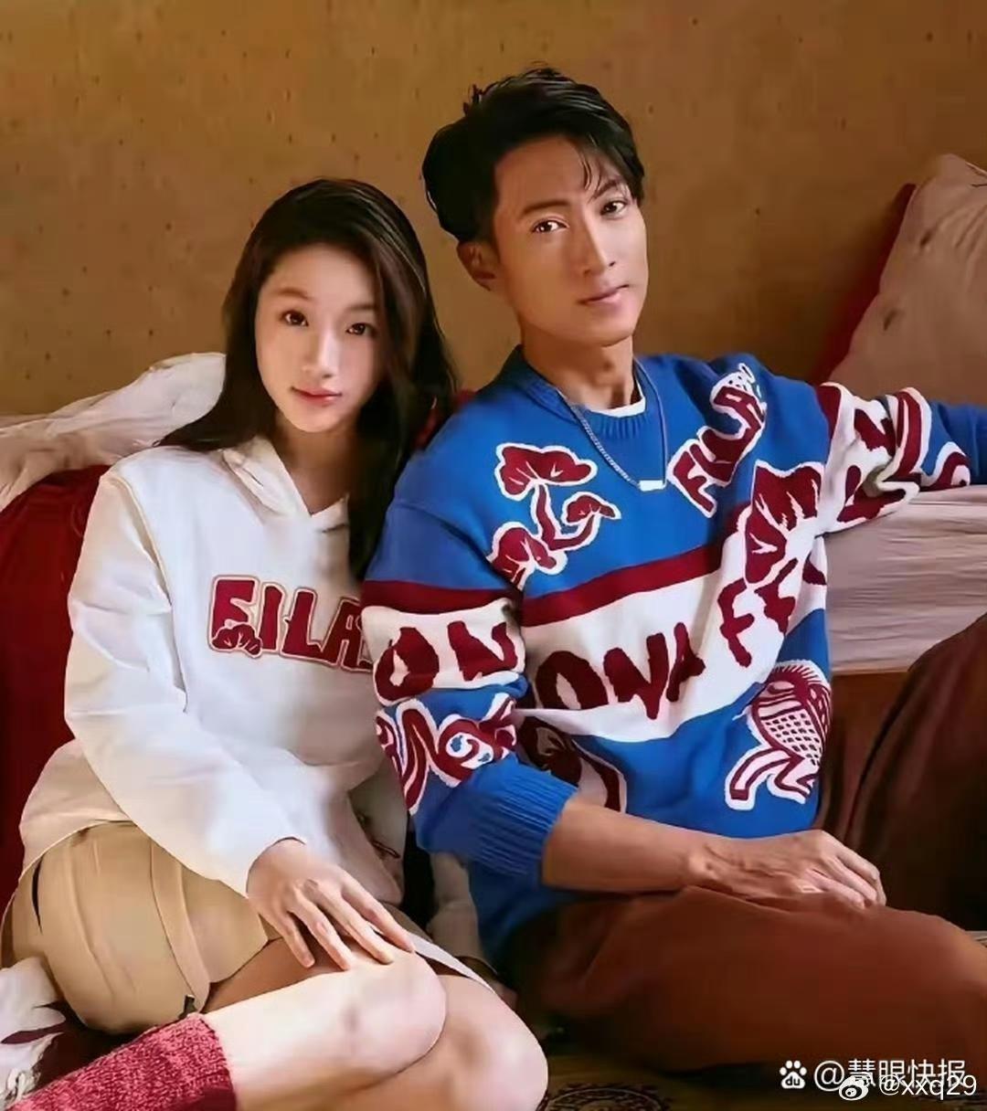 吴尊携手15岁的女儿共同出镜拍摄杂志大片，画面中两人颜值在线、气质出众，令不少网