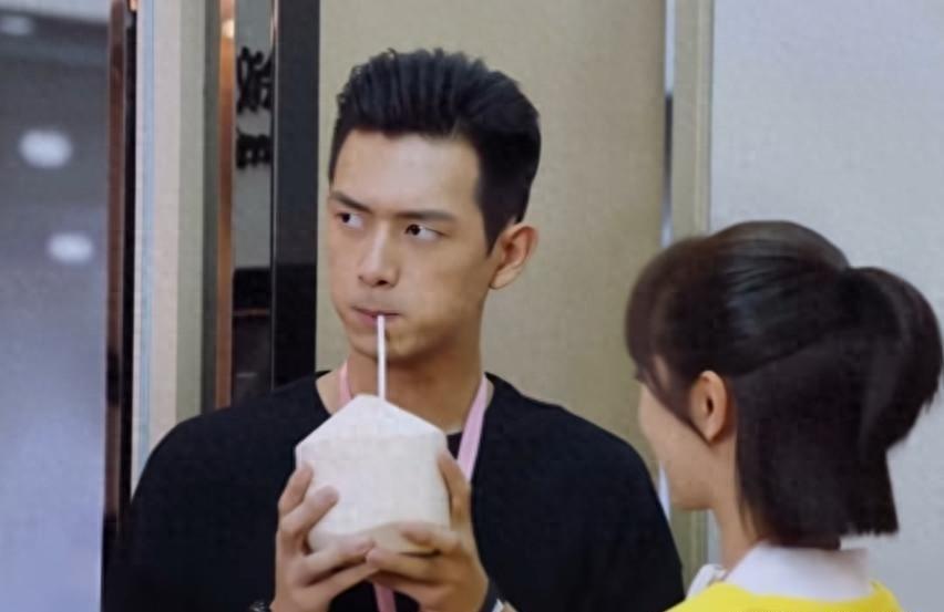 冲着李现追剧，结果被热依扎前男友的“高级脸”狠狠拿捏了？家人们谁懂啊！小编本来