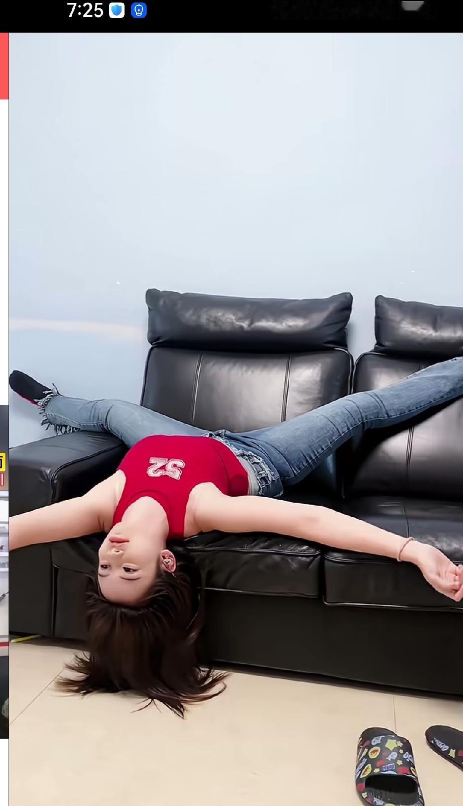 全网最美的小姑！天使般的面孔，魔鬼般的身材，一条紧身牛仔裤都能穿出国际时尚模特范