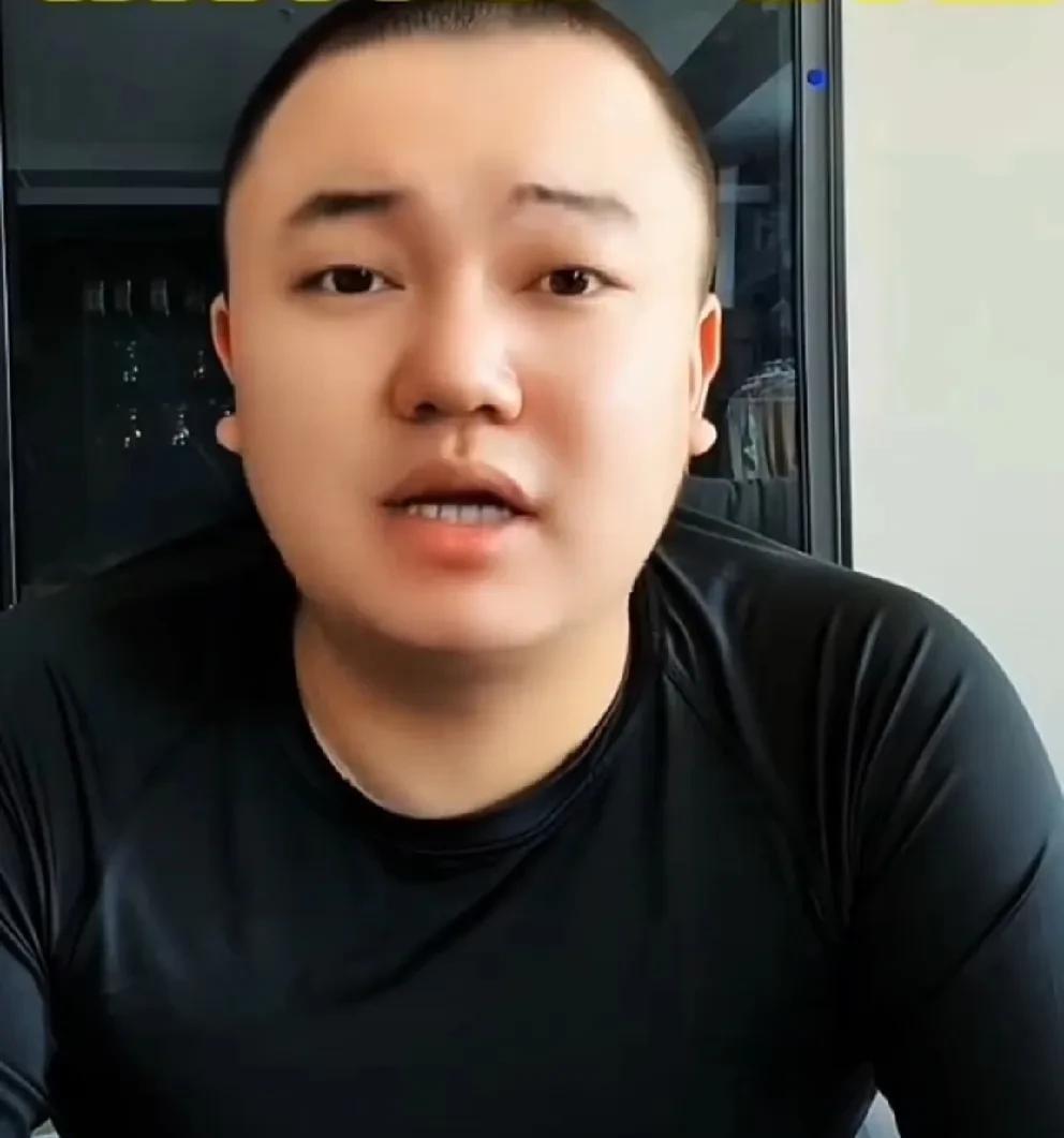 达摩喊话刘二狗别光吹，有灾情的时候麻烦你伸出援手！达摩再嘲讽