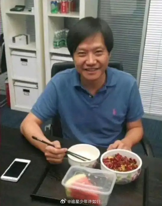 雷军和马云的午餐对比，你们看出什么区别来了吗？