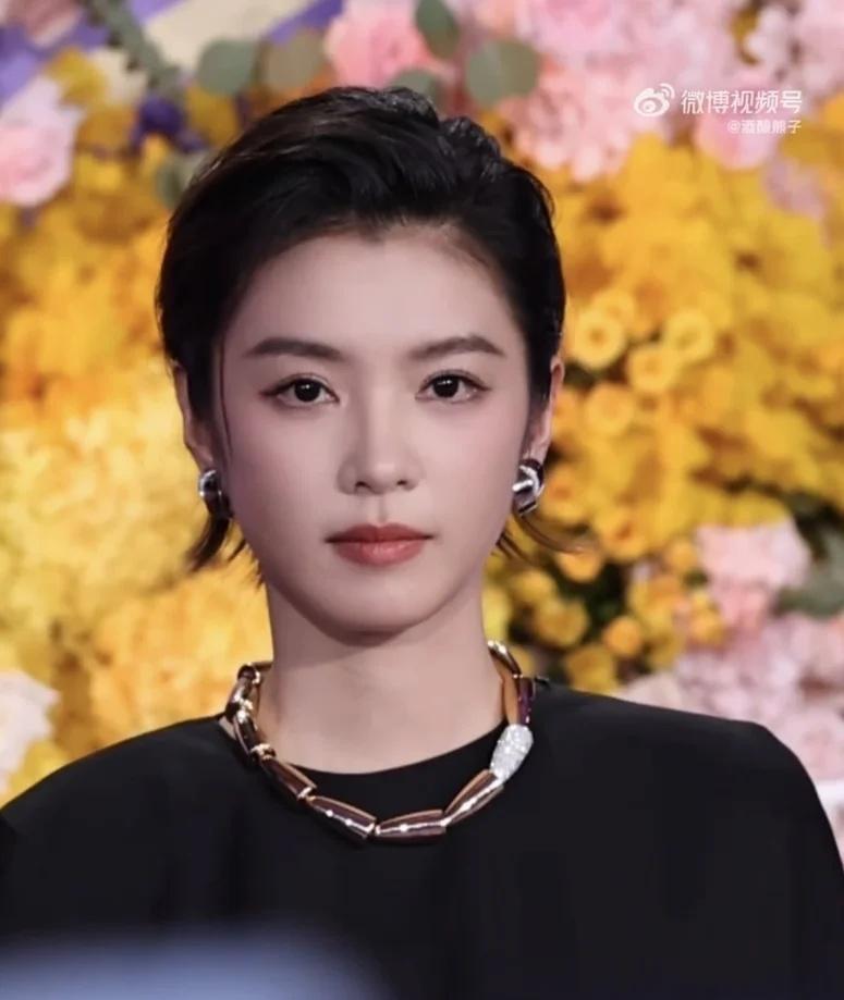 被这个短发帅到了！😍帅得好端正的李云霄明星不止AB面我担秒了全世界帅气女