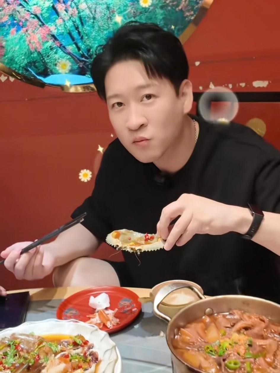 揭秘郭德纲“恨”曹云金的内幕！因为郭德纲曾经说过，曹云金离开德云社就吃不饭了，但