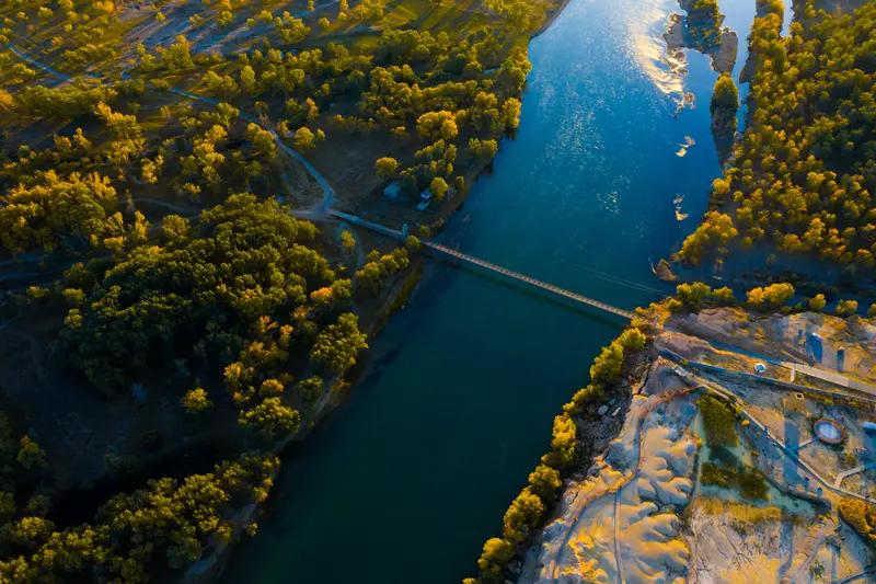 见过治水的，没见过主动“放水”制造洪水的。西安理工大的白涛教授，才40出头，是个