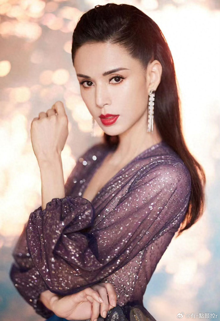 李若彤回怼演短剧是下沉李若彤这句话说得太对了：“我是演员，又不是天上的神仙。”