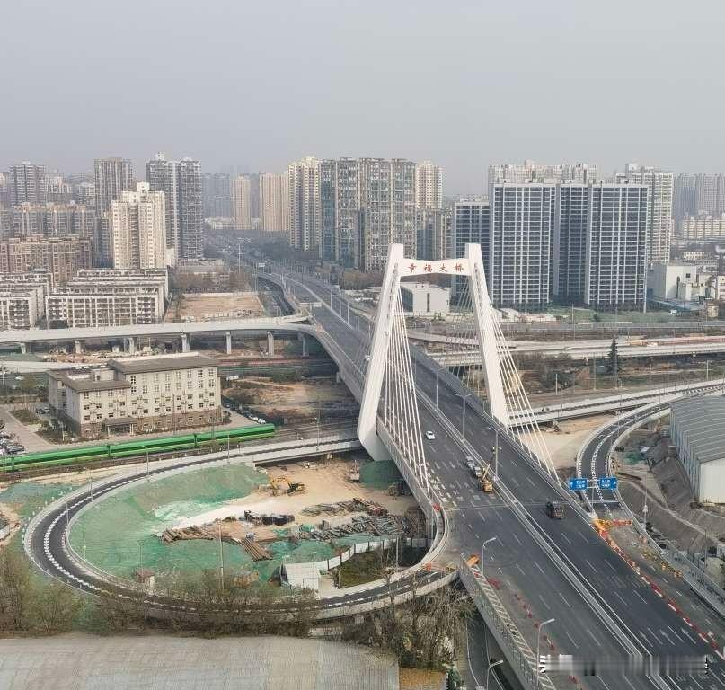 幸福路北延伸辅路快通了！匝道预计年底开通，地下隧道2026年完工幸福路北延伸