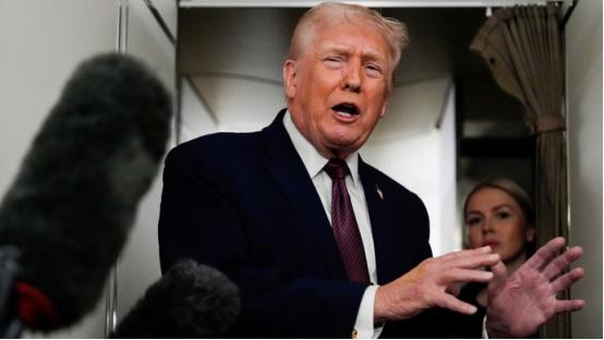 特朗普：恢复建设疯人院，用来收容流浪汉当地时间20日，特朗普在就职一周年之际