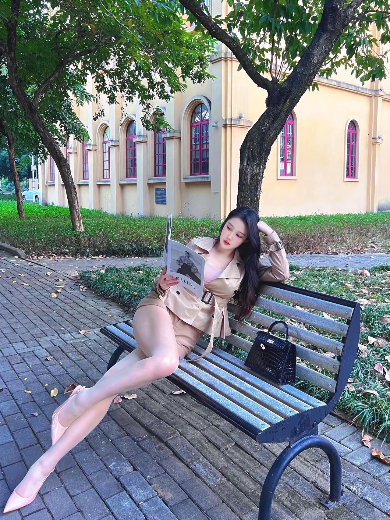 类型不重要感觉才是王道。氛围感感觉至上大长腿御姐