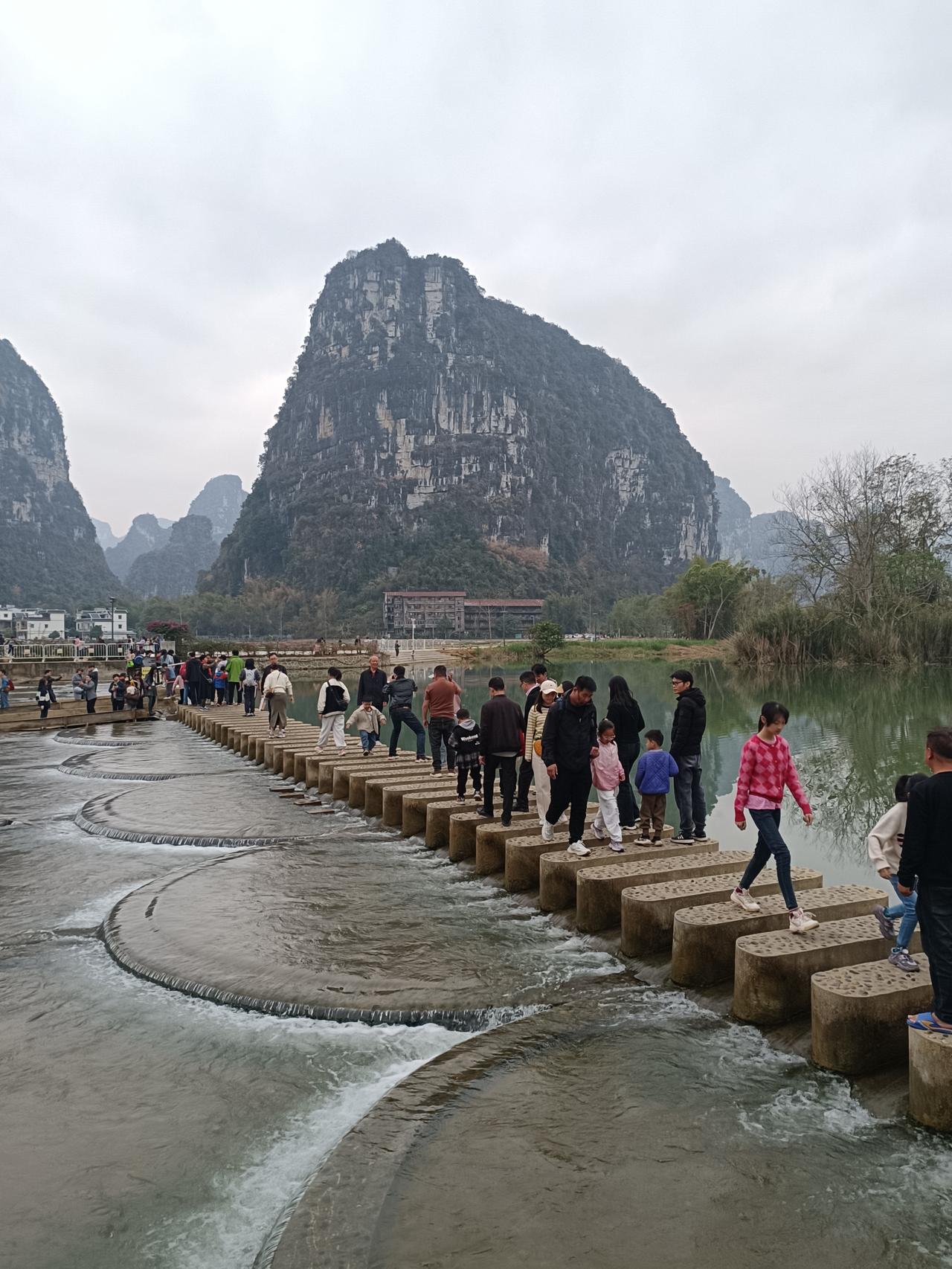晒图笔记大赛每次看到风景，我都想把身上的一切非宇宙性的内容统统摧毁。草木的乡愁与
