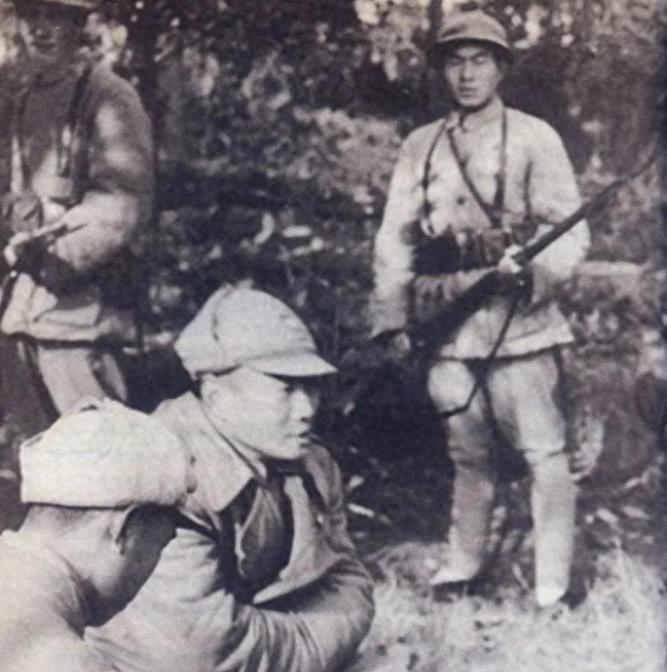 宋希濂被俘时见杨勇，发现解放军司令和普通士兵服装无异，让他十分困惑不解！194