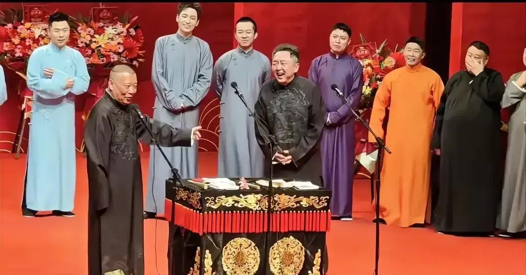 德云社把主场挪到天津，北京小剧场立马蔫了。天津那边，民主剧场、广东会馆天天