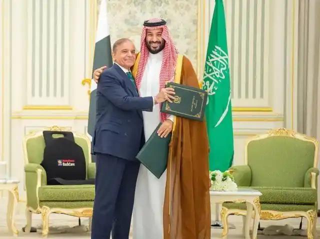 对伊朗的战争，巴基斯坦也要参与进来！据媒体消息，​巴基斯坦外长伊沙克·达尔对外