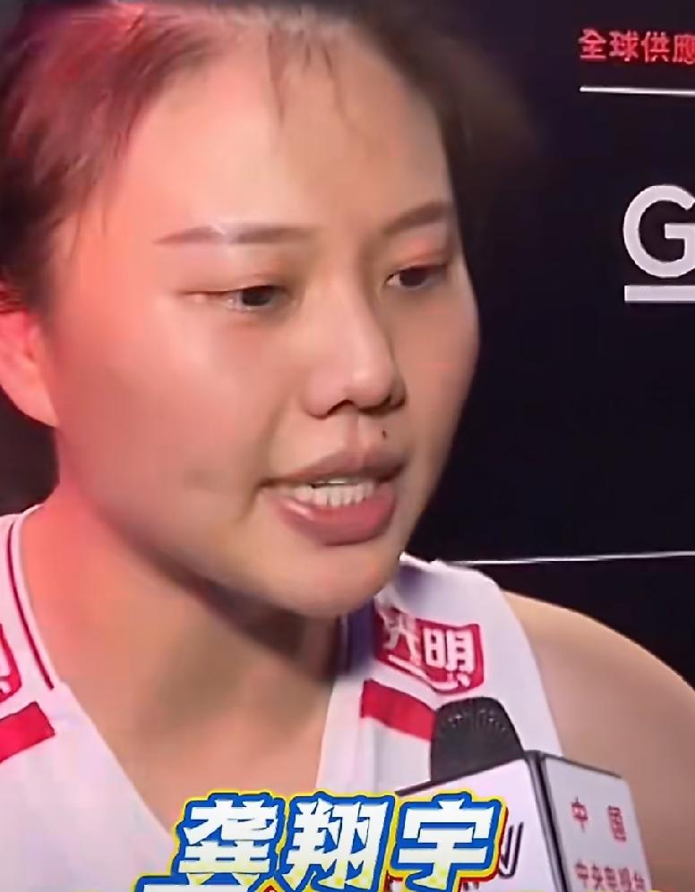 队长龚宇翔赛后谈及中国女排3-2逆转美国女排时说道：“今天这场比赛非常的困难。