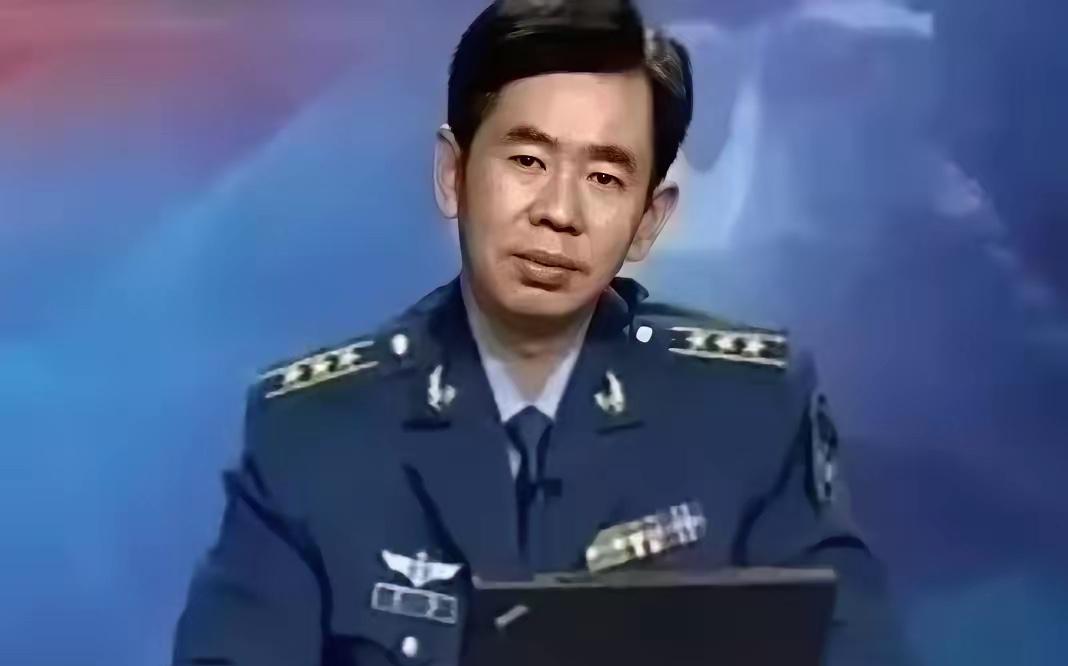 戴旭说："中国总是对全球的善意过剩、而武力又稍显不足，这种不平衡，恰恰是最致命的
