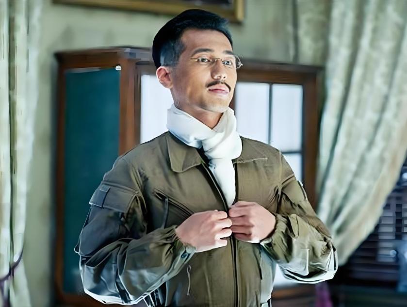 冯庸要是去上海听戏，黄金荣敢不敢打他？咱就这么讲吧！黄金荣打卢小嘉一巴掌，挨