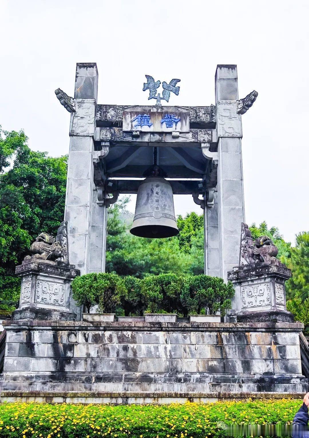 【中国最有骨气的城市，一个让日本人下跪80年，一个禁止日本人踏足】在中国，有两座