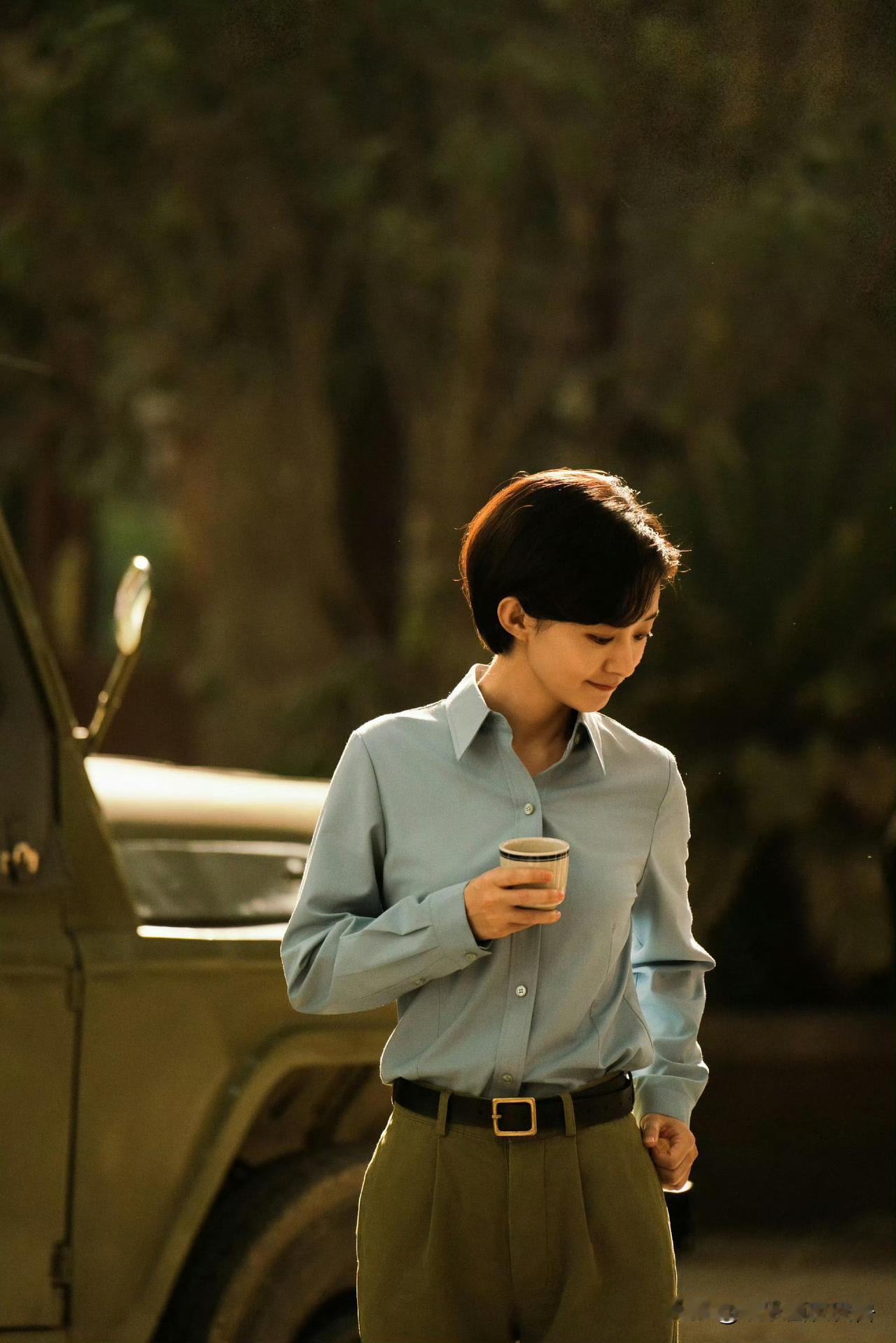 如何用一句话形容赵丽颖?《小城大事》开播即炸屏，却让一个老争议再度发酵：赵丽颖