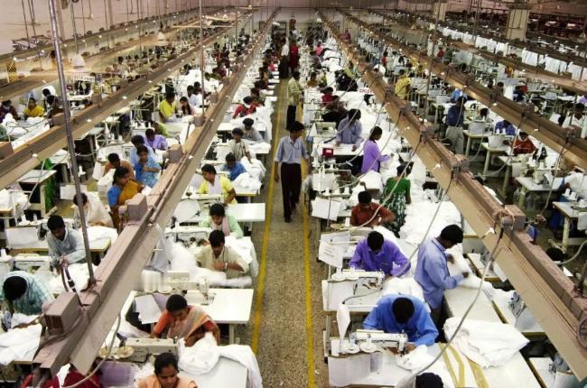 印度正在看笑话，却发现屠刀落到自己头上，日韩、欧洲、加拿大、荷兰等发现受伤害最大